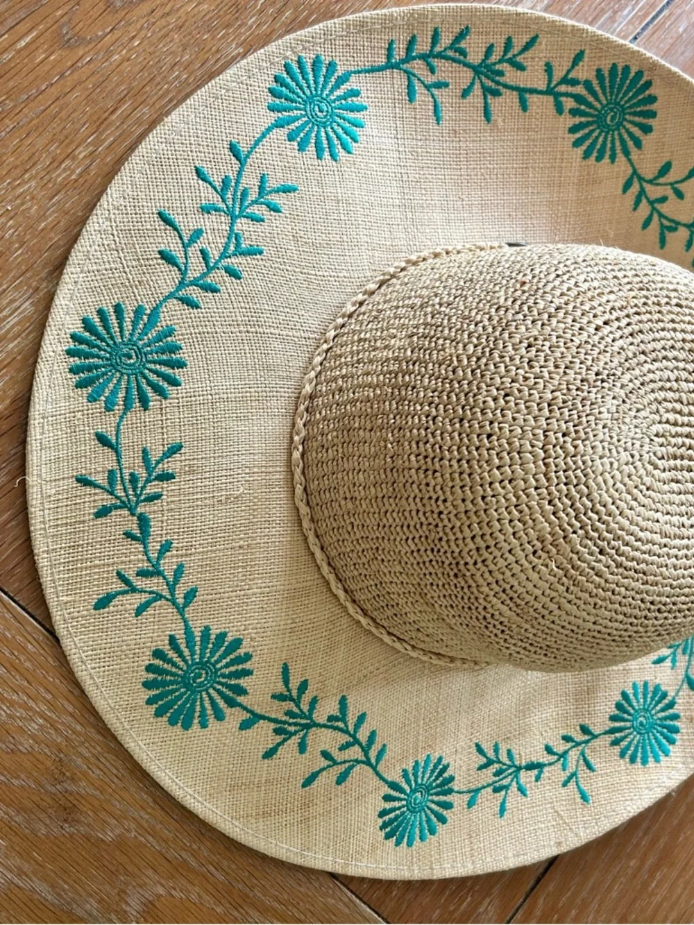 Scala Natural Fibers Floral Embroidered Sun Hat